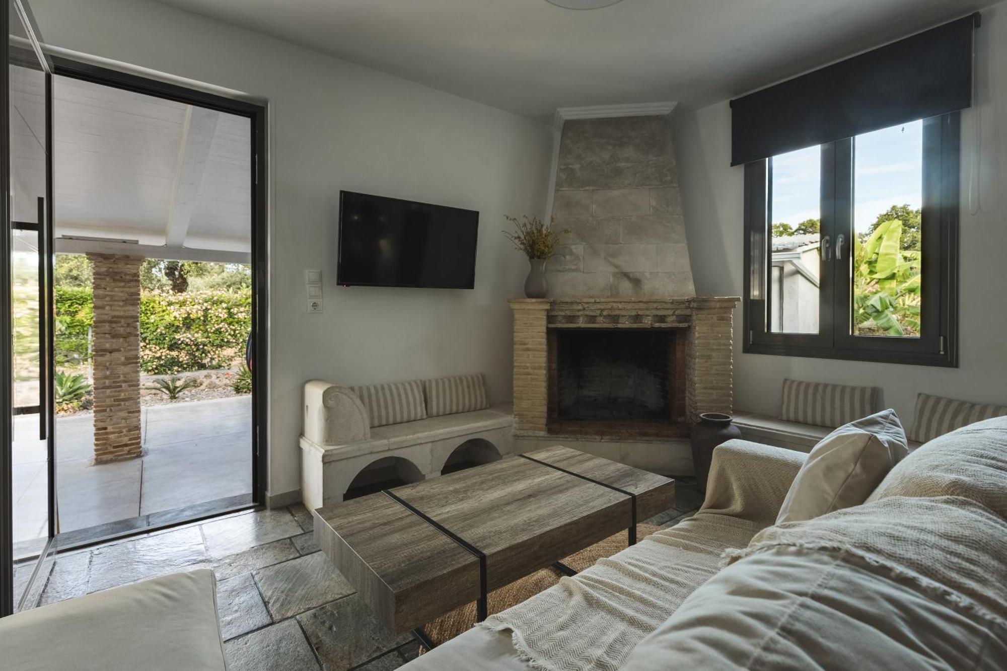 Binios Villa - Private Pool, Walking Distance From The Beach Vasilikí 외부 사진