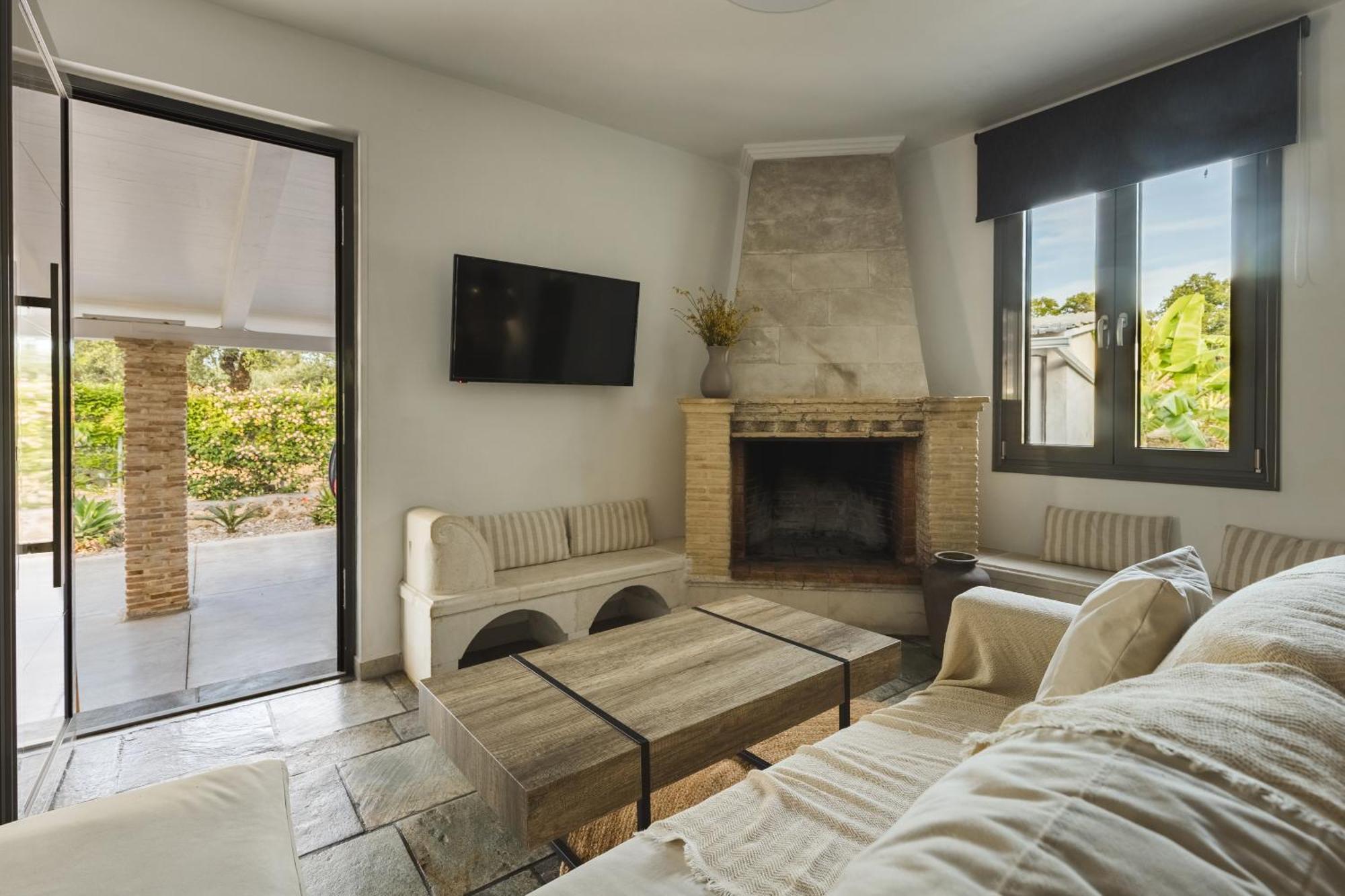 Binios Villa - Private Pool, Walking Distance From The Beach Vasilikí 외부 사진